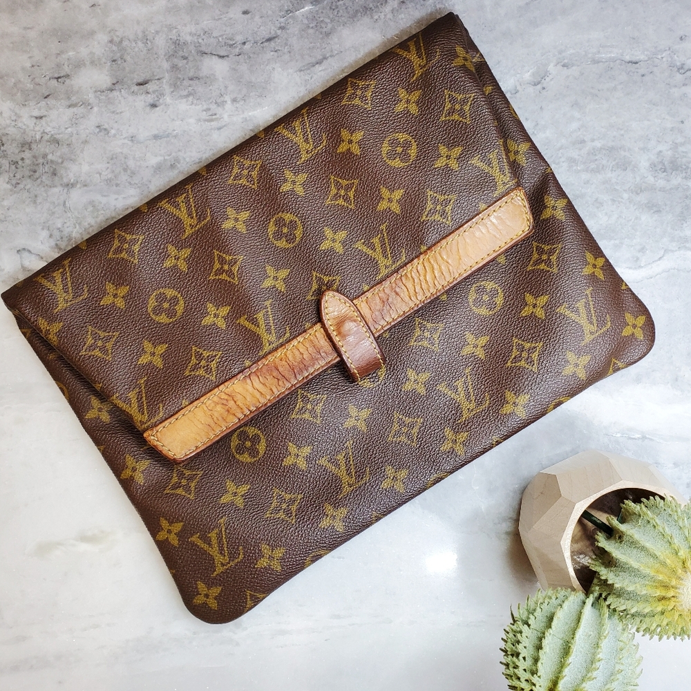 💯 AUTHENTIC 😍 RARE Louis Vuitton Pliante Clutch
